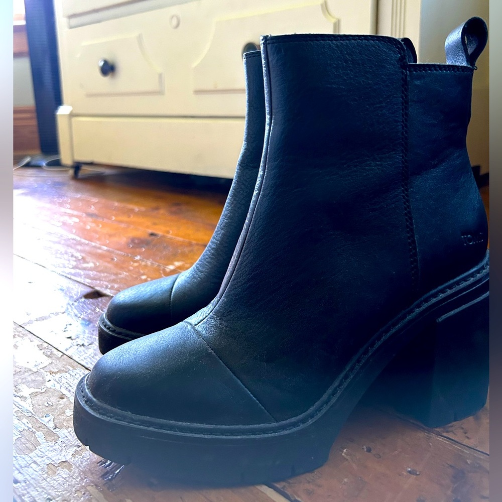Toms Leather Boots - Mid-Calf